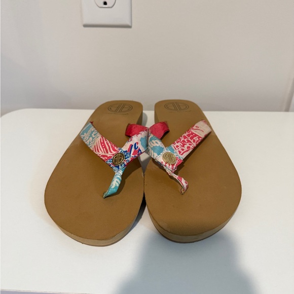 Lilly Pulitzer Floral & Tan Beach Sandals - Picture 2 of 5